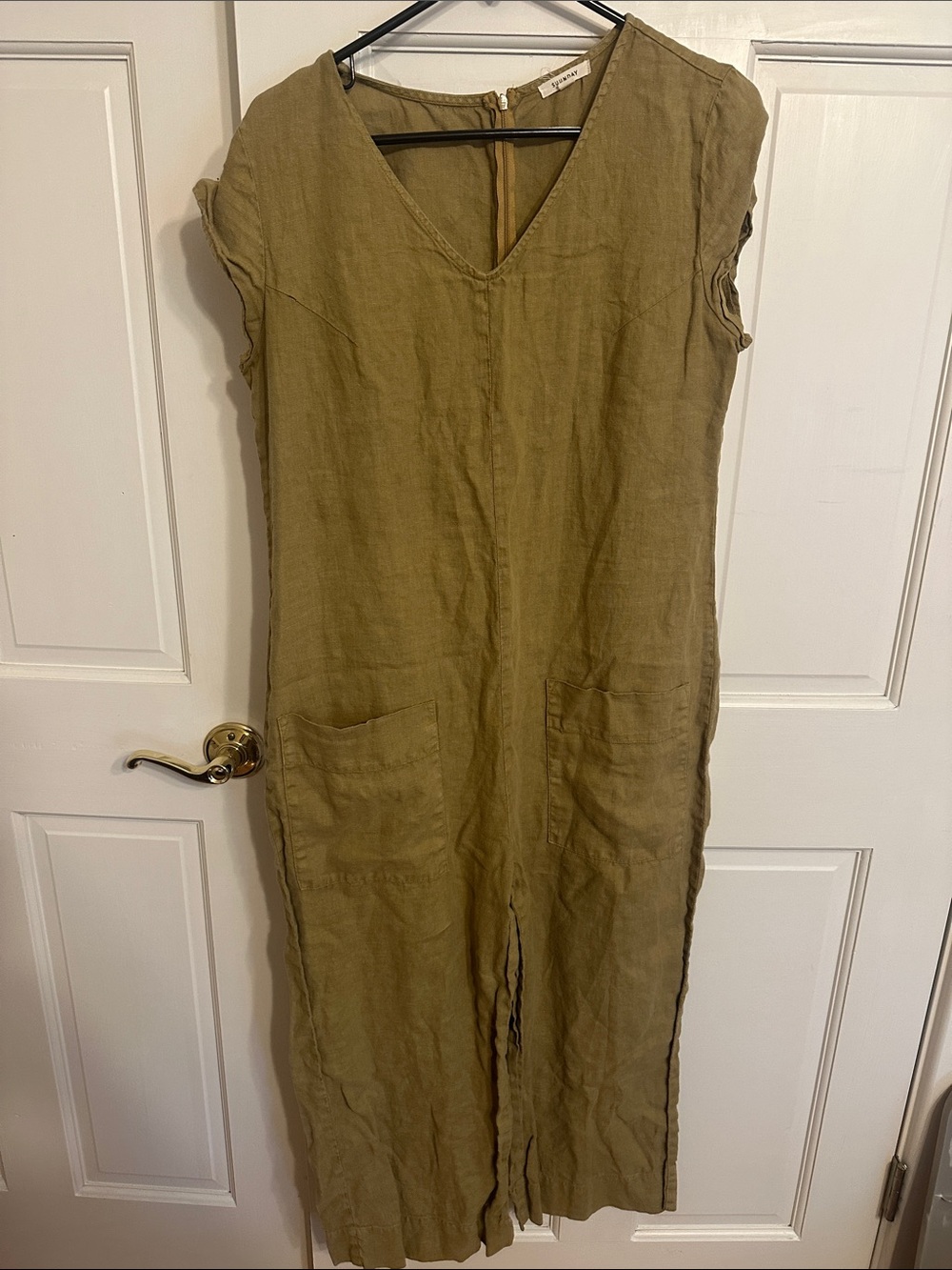 Relaxed V-Neck Linen Jumpsuit in Olive